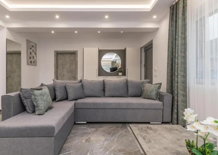 Apartment Orizzonte - Ground Floor With Shared Pool & Amazing View *