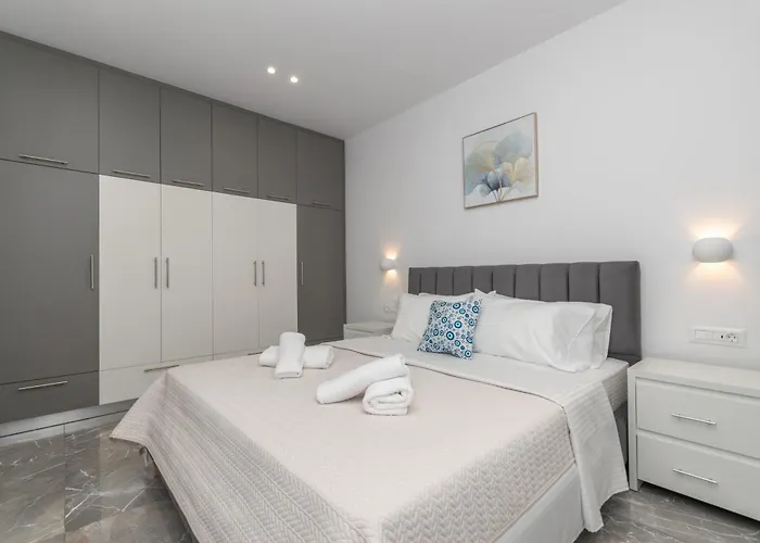 Orizzonte - Ground Floor With Shared Pool & Amazing View Keri