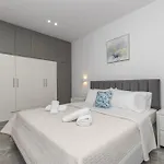 Orizzonte - Ground Floor With Shared Pool & Amazing View Керион