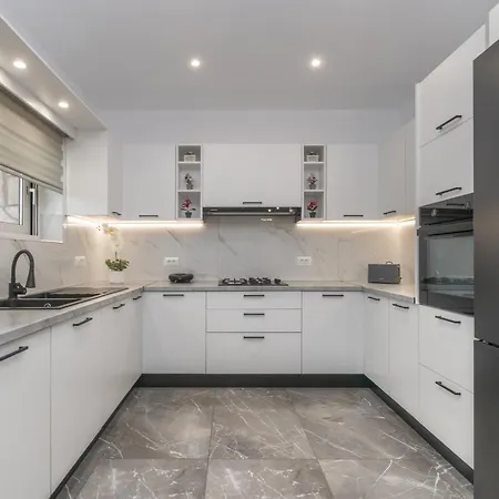 Orizzonte - Ground Floor With Shared Pool & Amazing View Appartement Keri