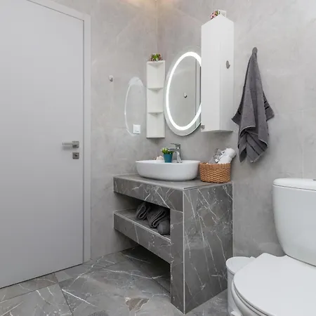 Orizzonte - Ground Floor With Shared Pool & Amazing View Keri