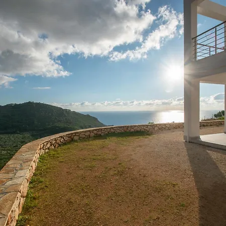Orizzonte - Ground Floor With Shared Pool & Amazing View Керион