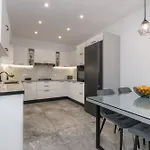 Apartman Orizzonte - Ground Floor With Shared Pool & Amazing View
