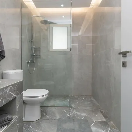 Orizzonte - Ground Floor With Shared Pool & Amazing View Apartmán *