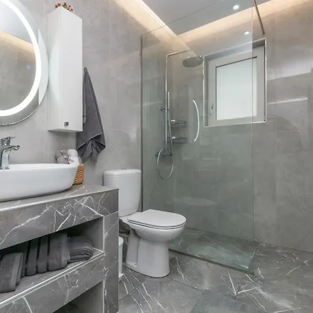 Orizzonte - Ground Floor With Shared Pool & Amazing View *