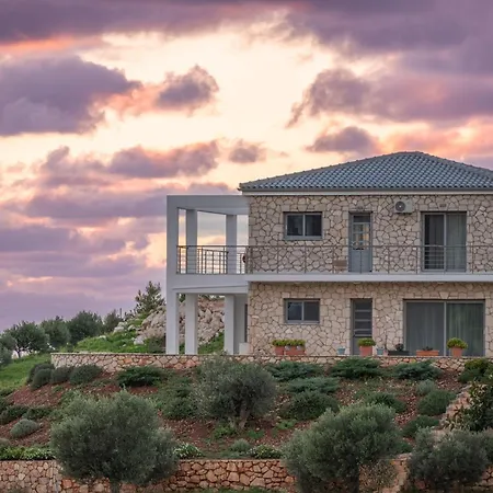 Orizzonte - Ground Floor With Shared Pool & Amazing View