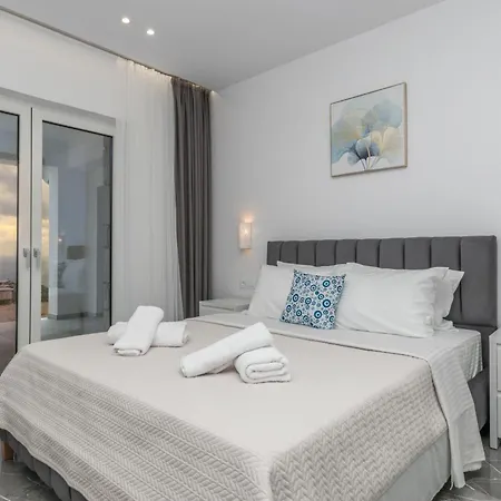Orizzonte - Ground Floor With Shared Pool & Amazing View 아파트 *