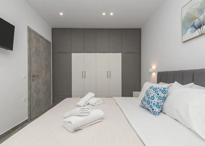 Orizzonte - Ground Floor With Shared Pool & Amazing View Apartment Keri