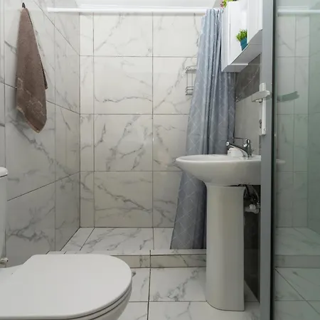 Orizzonte - Ground Floor With Shared Pool & Amazing View Keri