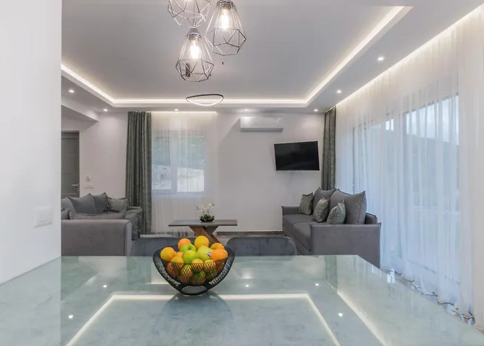 Orizzonte - Ground Floor With Shared Pool & Amazing View * Keri