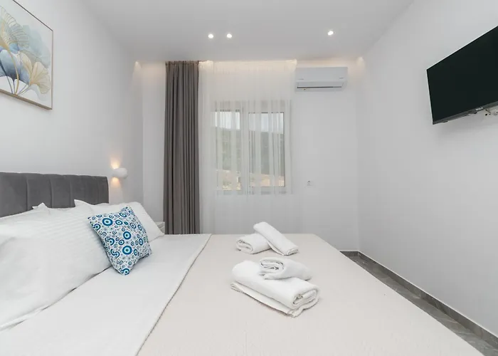 Orizzonte - Ground Floor With Shared Pool & Amazing View Keri