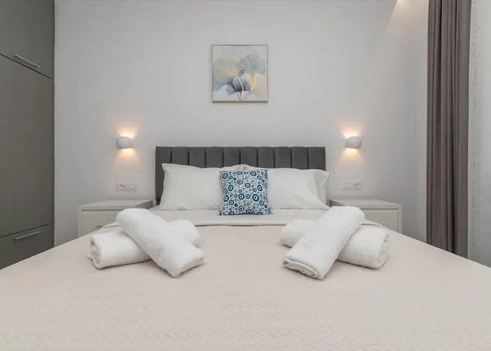 Orizzonte - Ground Floor With Shared Pool & Amazing View