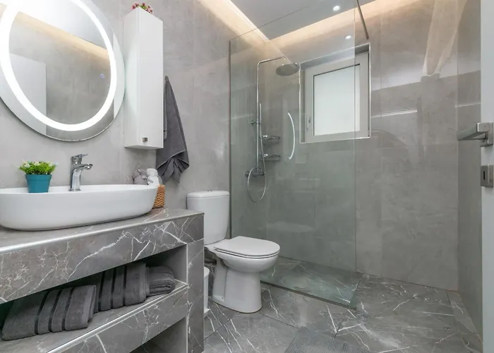 Orizzonte - Ground Floor With Shared Pool & Amazing View *